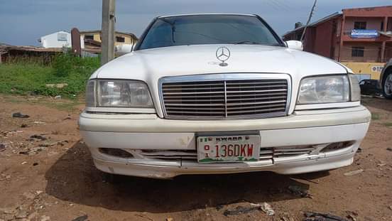 A picture of Clean Mercedes Benz c200