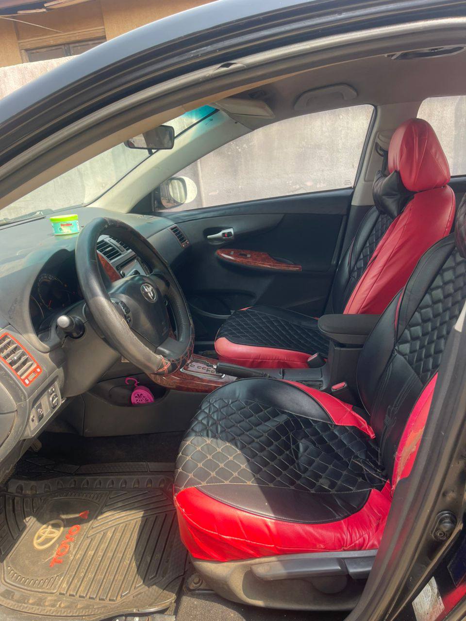A picture of Toyota Corolla 2012
