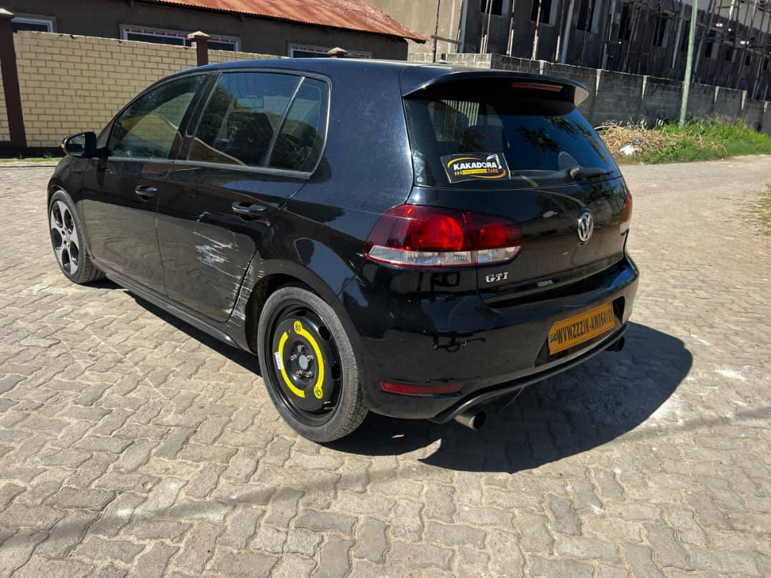 A picture of Volkswagen GTI 0767058883