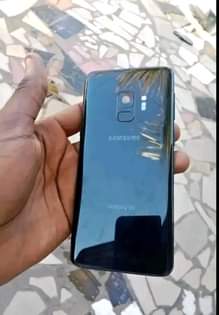 A picture of Samsung s9