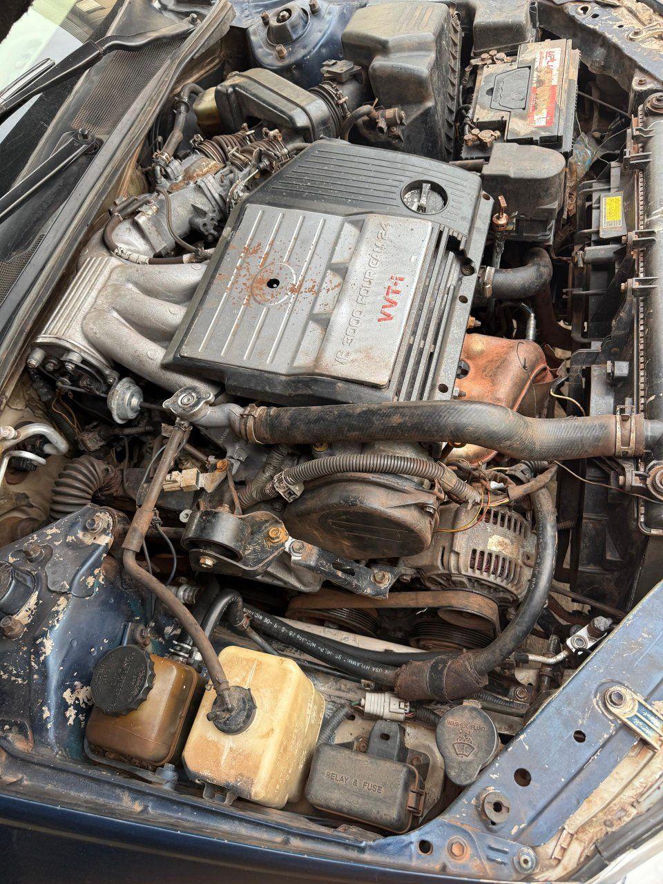A picture of 2004 TOYOTA AVALON saloon
