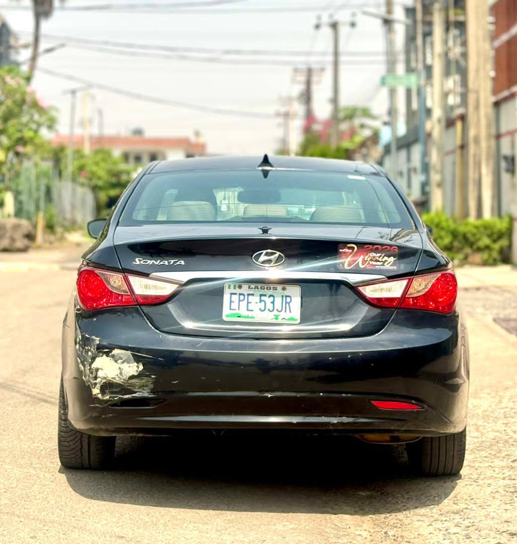 A picture of Hyundai sonata 2012 awoof dealer deal