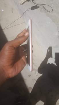 A picture of OPPO F1S GB 64 RAM 4 GB INAUZWA ELF 70