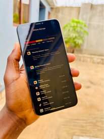 A picture of iPhone XS Max N F 64Gb at 550k UGX