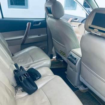 A picture of Toyota HIGHLANDER 2008