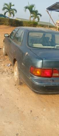 A picture of Toyota Camry orobo 2001