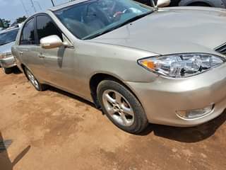 A picture of 2006 Toyota Camry V6 Engine