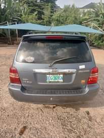 A picture of Toyota Highlander 03