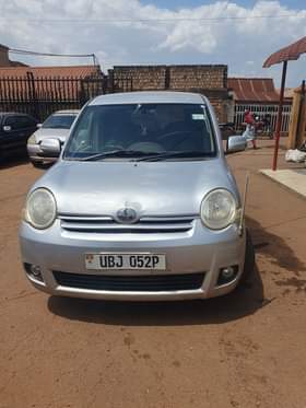 A picture of 17m 0707 033900 sienta