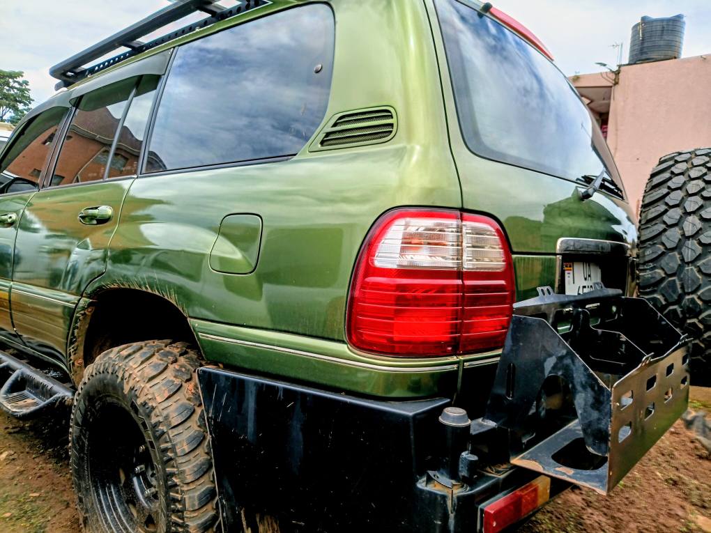 A picture of V8 Off road Land Cruiser Call 0757294136