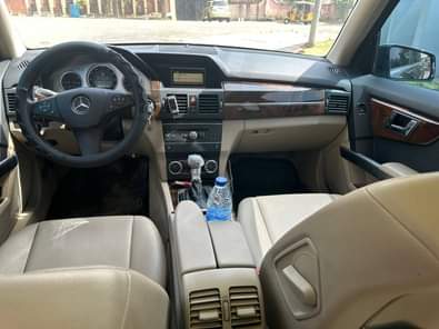 A picture of DIRECT BELGIUM Distress 2010 GLK 350 4matic With Panoramic roof