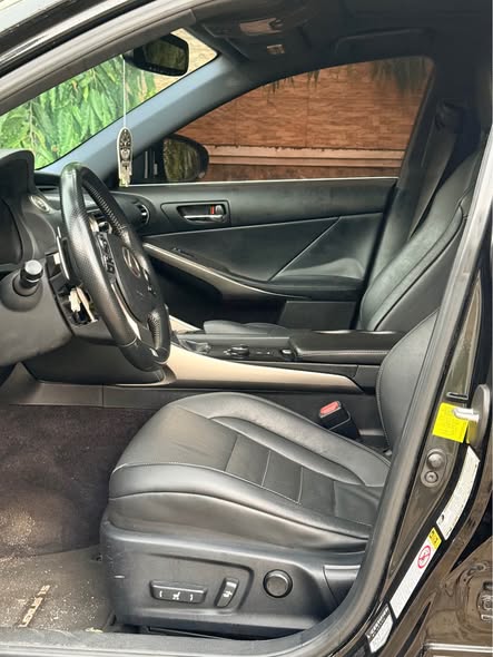 A picture of FOREIGN USED LEXUS IS250 FSPORT ORIGINAL DUTY 22 5M ABUJA