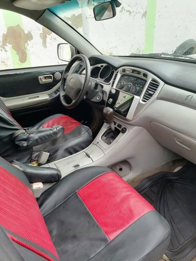 A picture of 2005 Toyota highlander
