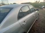 A picture of Toyota AVENSIS 2002