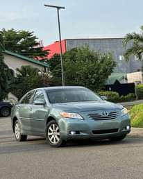 A picture of TOYOTA CAMRY XLE 2013