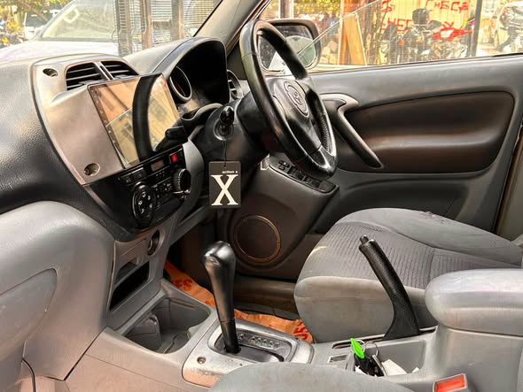 A picture of TOYOTA RAV 4