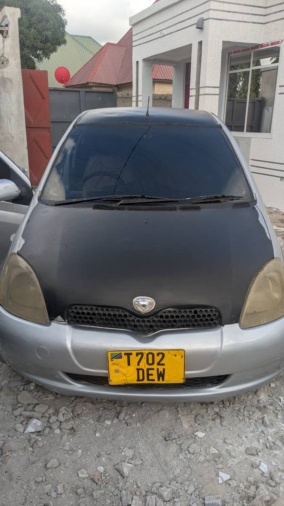 A picture of TOYOTA VITZ