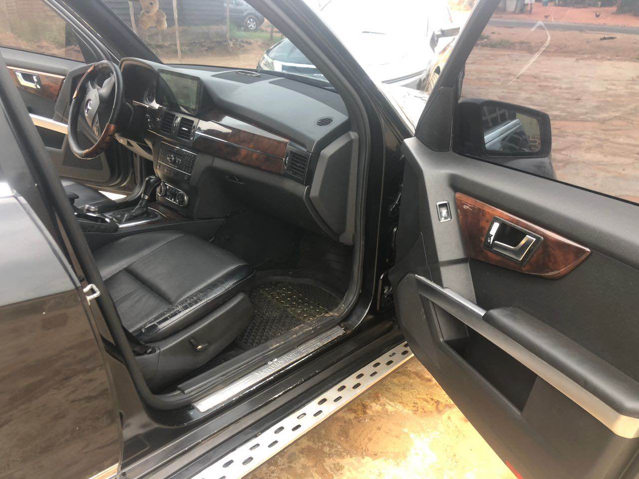 A picture of Mercedes Benz glk 350