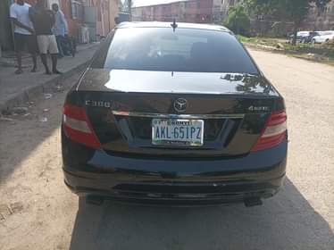 A picture of 4matic Benz c300 Nigerian used 08 with pop up screen