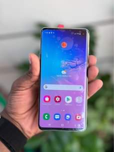A picture of Galaxy S10