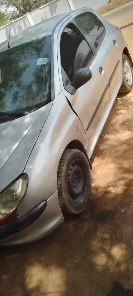 A picture of 2002 Peugeot 206 206