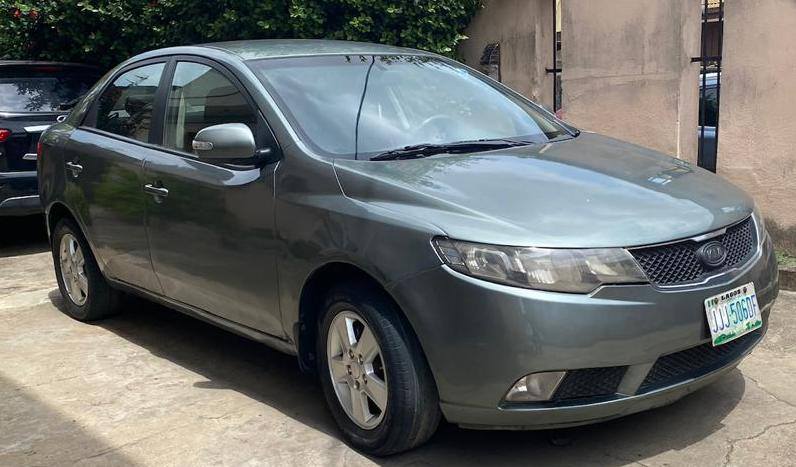 A picture of 08133920452 Kia Cerato 2011 Automatic transmission Painted Engine and Gear