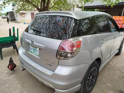 A picture of 2006 Toyota matrix