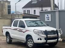 A picture of 2012 TOYOTA HILUX TOKS STANDARD Clean inside and out We