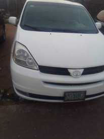 A picture of 2012 Sienna 2012 20