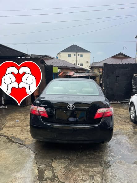 A picture of TOYOTA CAMRY 2009