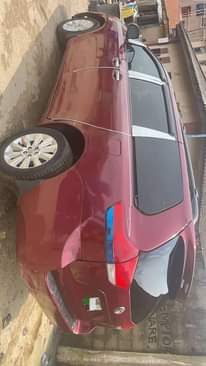 A picture of Toyota Sienna 2011