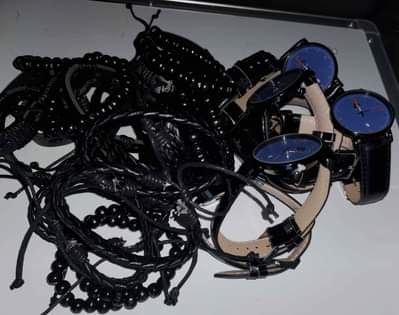 A picture of Wholesale price 8 pieces Watch and bracelets set 250k with