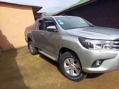 used toyota hilux