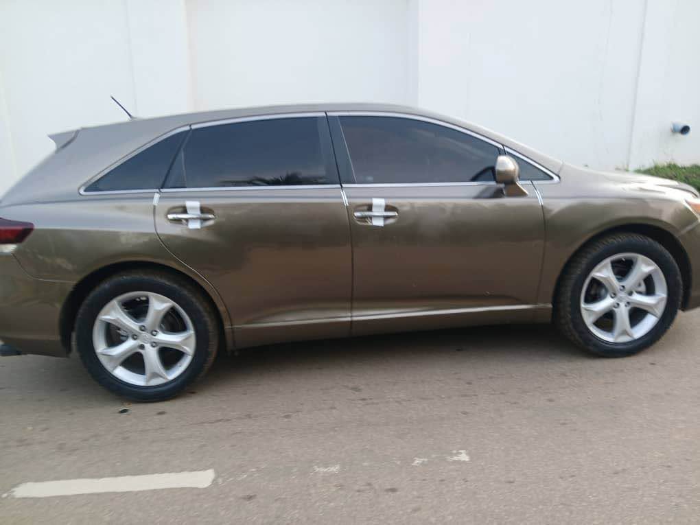 A picture of VENZA 2010 MODEL