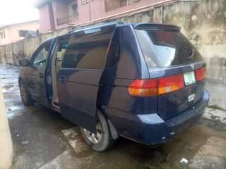 A picture of 2004 Honda Odyssey ac chilling perfect Odyssey