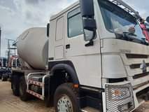 A picture of Howo sino trucks cnhtc faw shacman