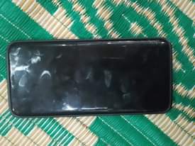 A picture of S9 plus faulty screen