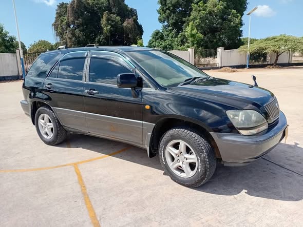 A picture of TOYOTA HARRIER