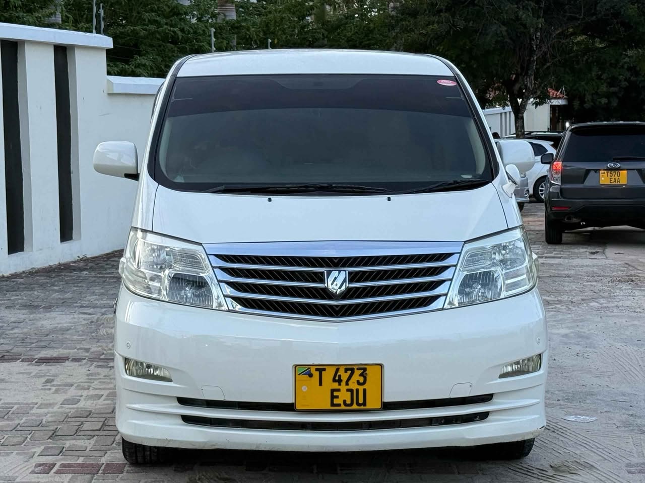 toyota alphard