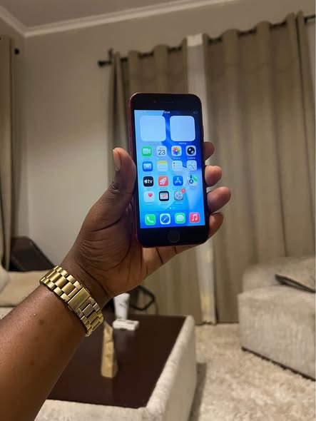 A picture of iPhone SE 2020