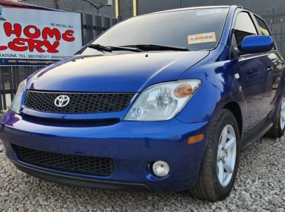 A picture of 2005 Toyota Scion.