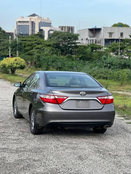 A picture of Toyota Camry 2016