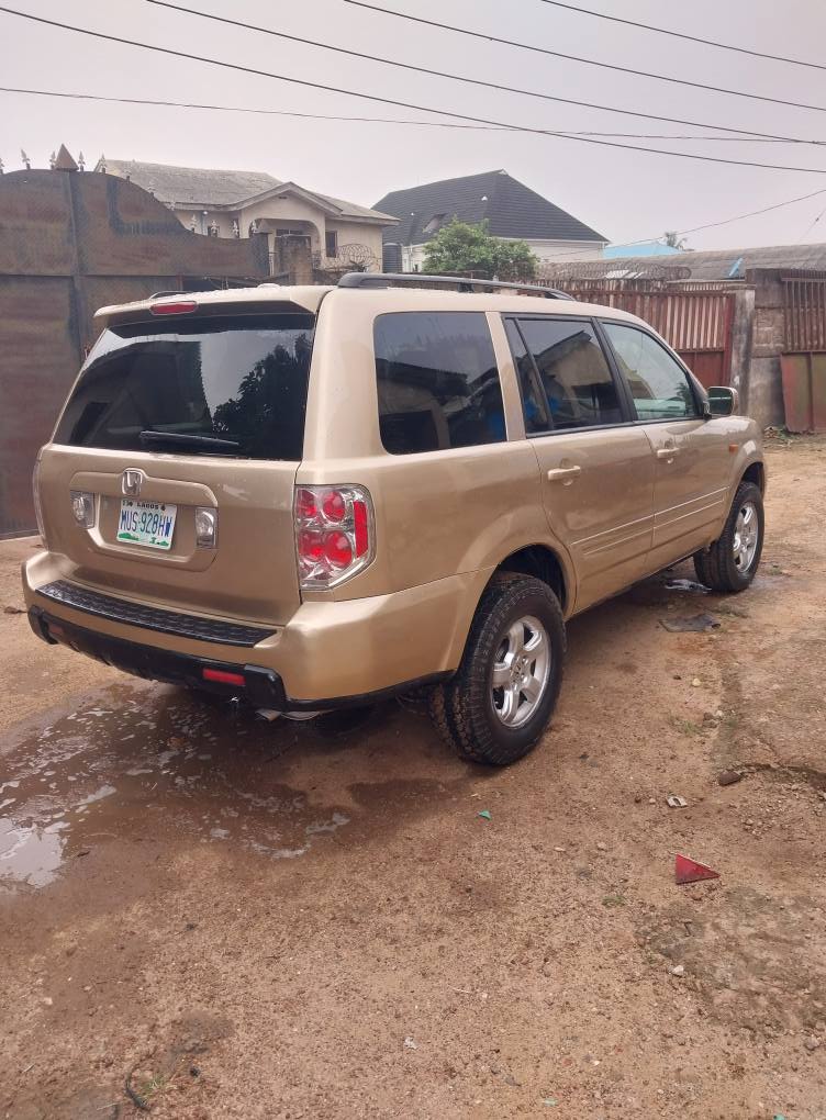 A picture of Honda Pilot 07 for sale call or WhatsApp08064945586