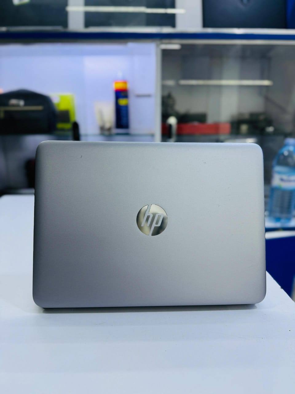 A picture of Hp 820 g3