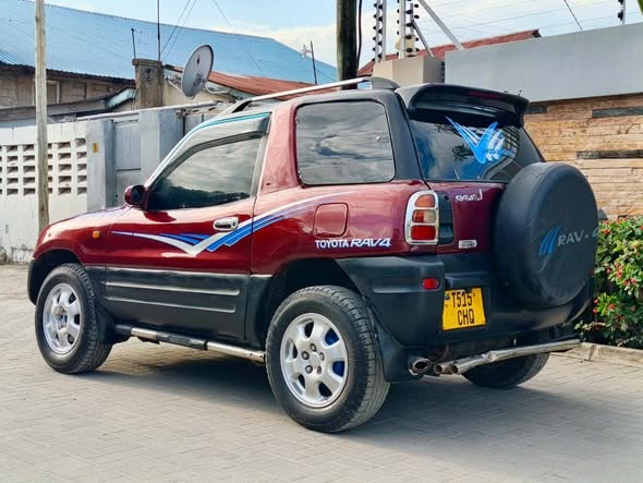 A picture of RAV4 OLD0767058883
