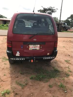 A picture of Nissan Serena year 2000 First body pan neatly used Manual