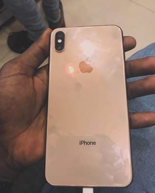 A picture of IPHONE XS MAX