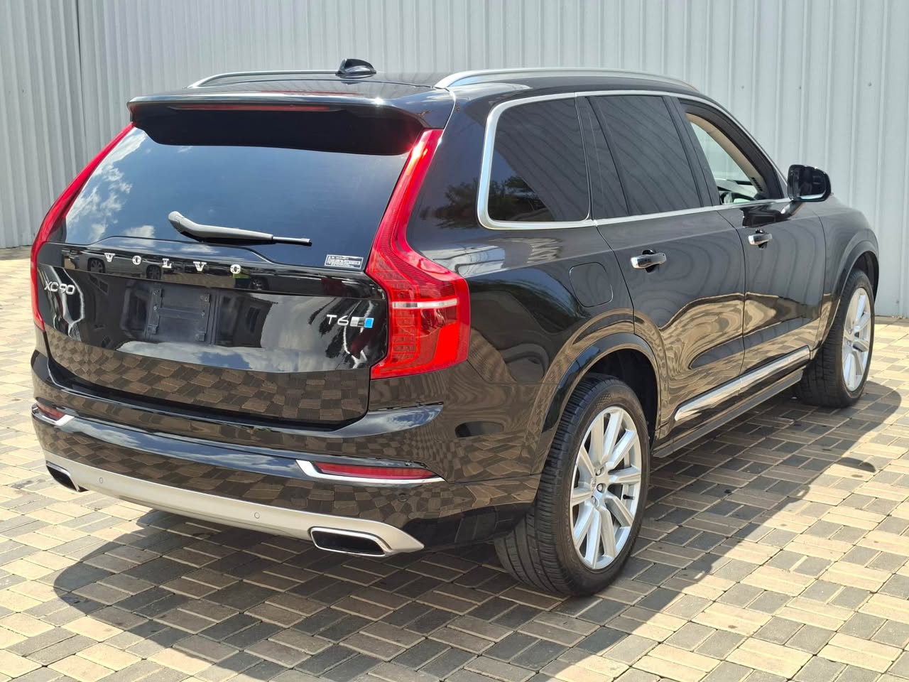 A picture of 2019 VOLVO XC90 T6 FOR SALE CALL 0703788764