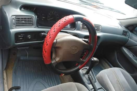 A picture of Toyota Camry 2000 Tiny light with perfect engine