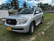 A picture of TOYOTA LAND CRUISER V 8 1VD FTV Price 75M Manual
